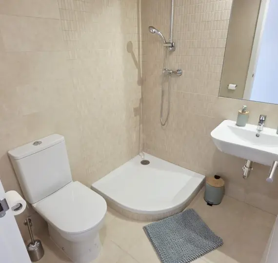 Middle floor apartment R5130898