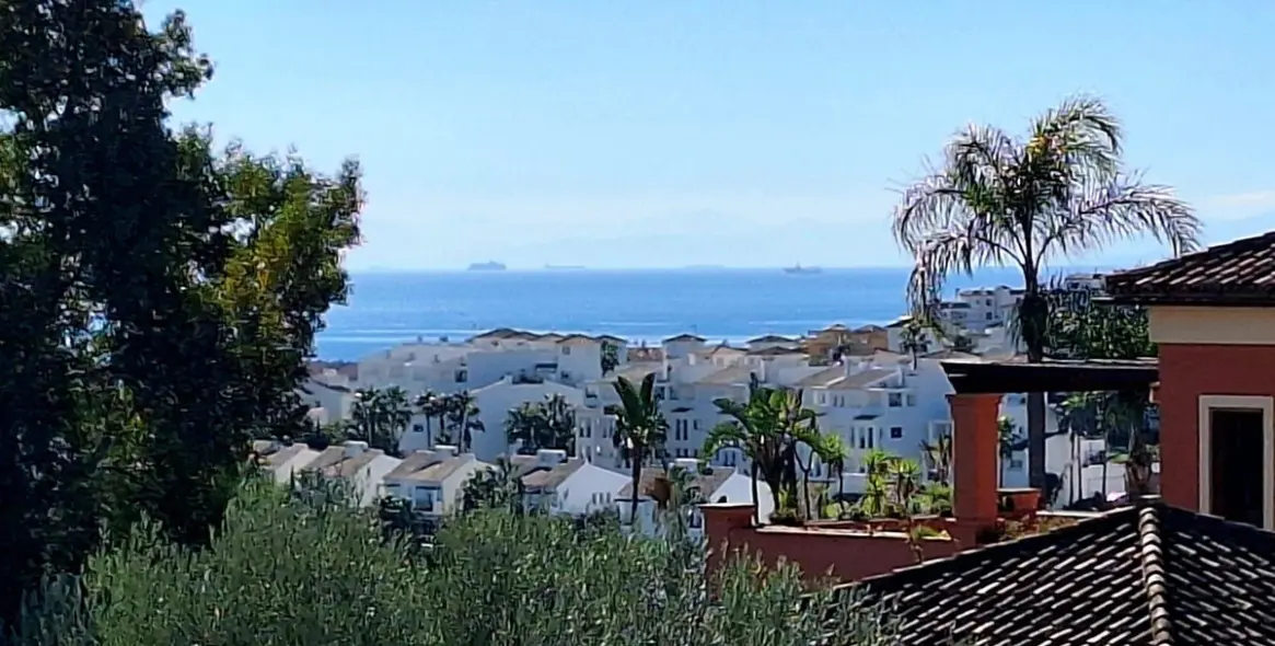 Sale of townhouse in La Duquesa 1