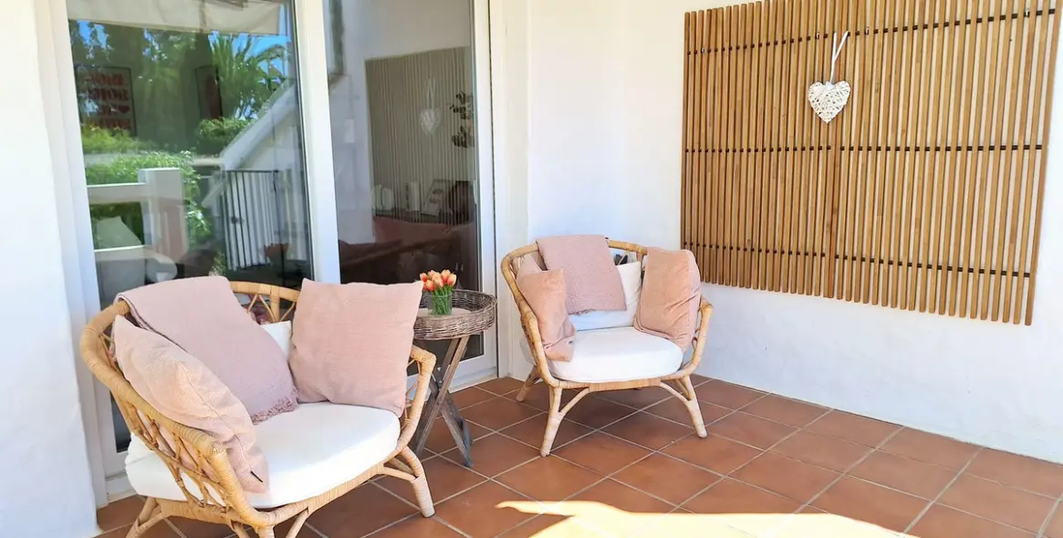 Sale of townhouse in La Duquesa 16