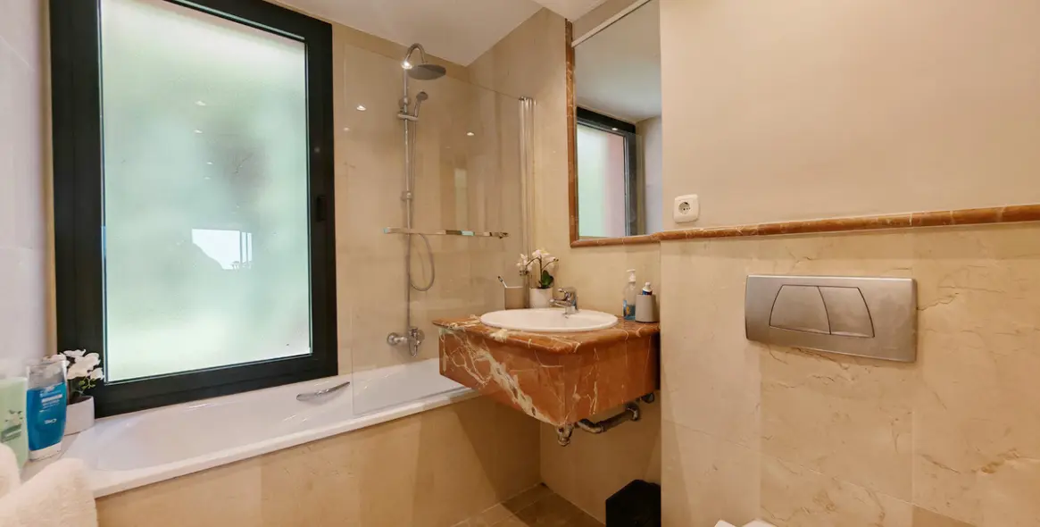 Sale of ground floor apartment in Mijas Costa 13