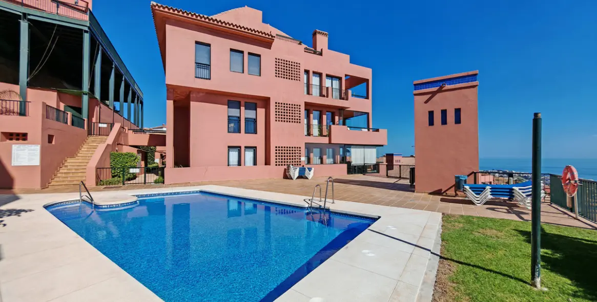 Sale of ground floor apartment in Mijas Costa 20