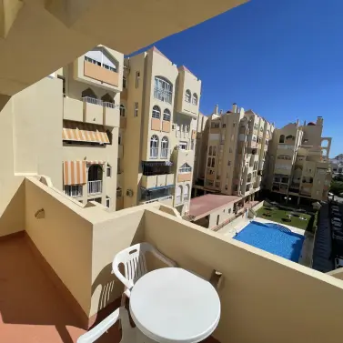 Продажа двухуровневых апартаментов в Estepona