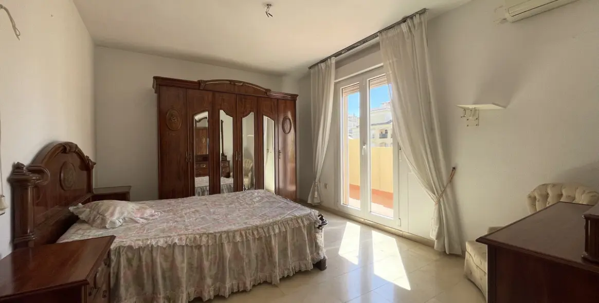 Sale of duplex in Estepona 5
