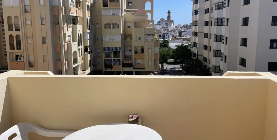 Продажа двухуровневых апартаментов в Estepona 21