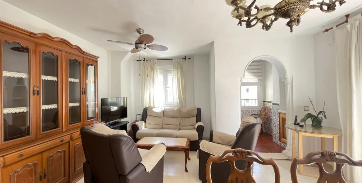 Продажа двухуровневых апартаментов в Estepona 28