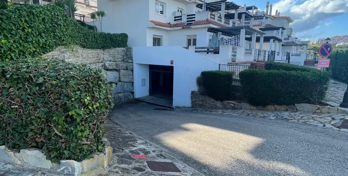 Sale of penthouse duplex in Manilva 13