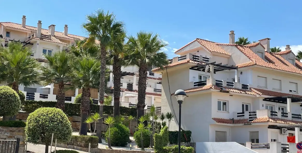 Sale of penthouse duplex in Manilva 14