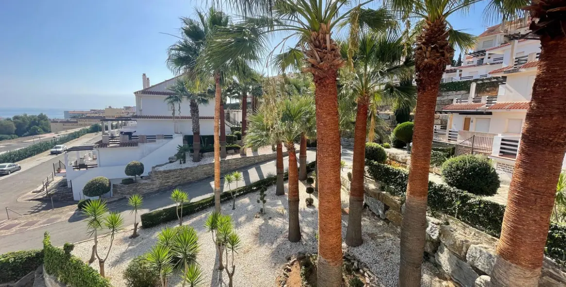 Sale of penthouse duplex in Manilva 15