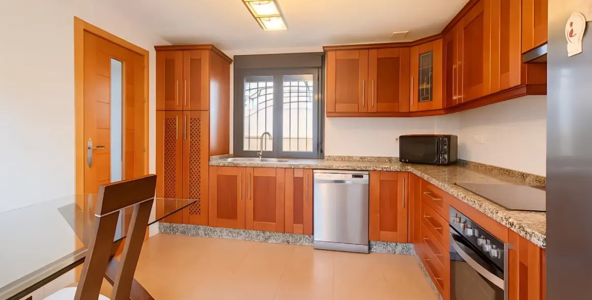 Sale of semi-detached house in Ronda 3