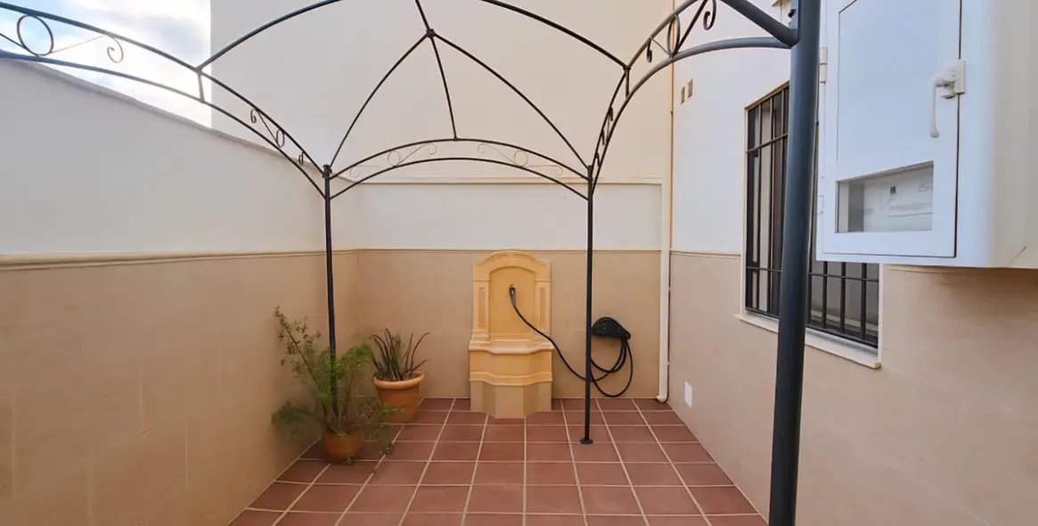 Sale of semi-detached house in Ronda 7