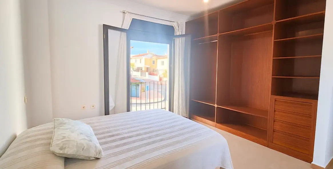 Sale of semi-detached house in Ronda 8