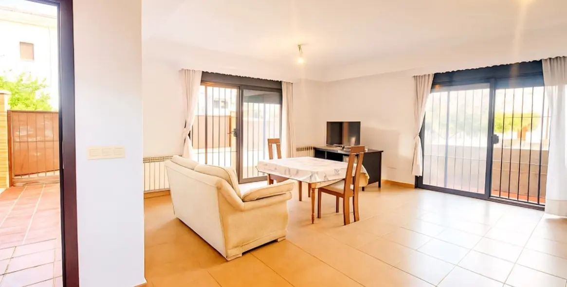 Sale of semi-detached house in Ronda 11