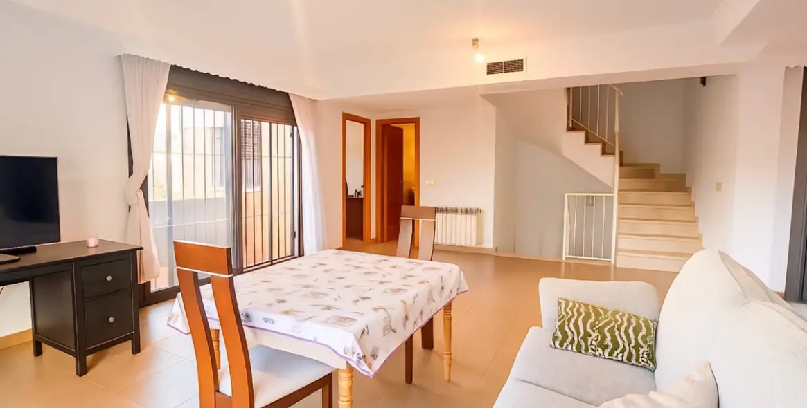 Sale of semi-detached house in Ronda 12