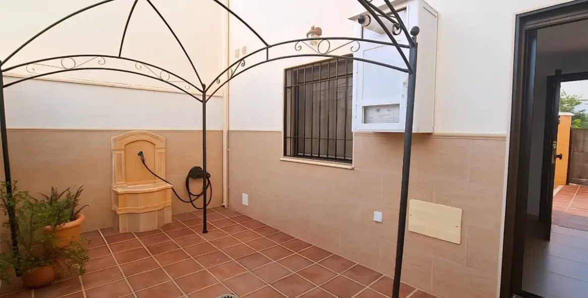 Sale of semi-detached house in Ronda 16