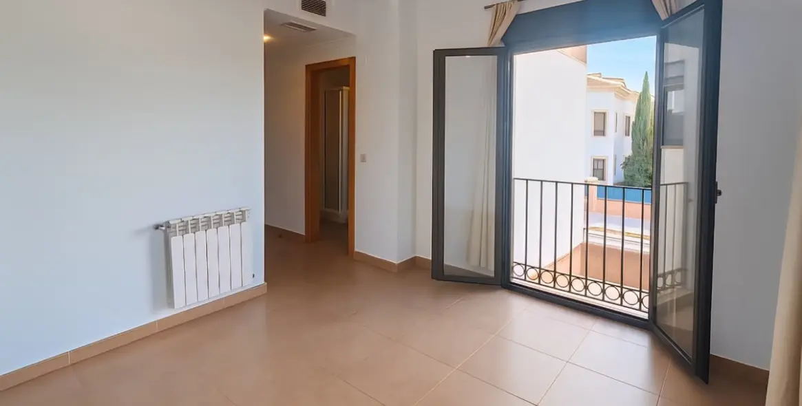 Sale of semi-detached house in Ronda 18
