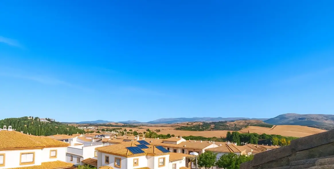 Продажа дома на две семьи в Ronda 21