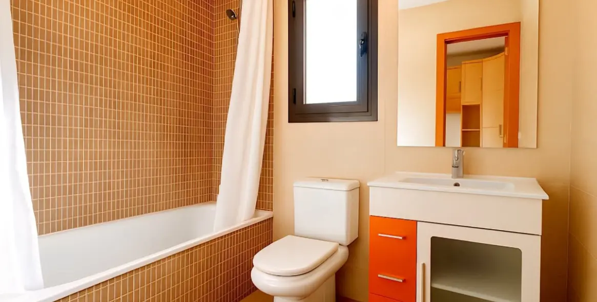 Продажа дома на две семьи в Ronda 22