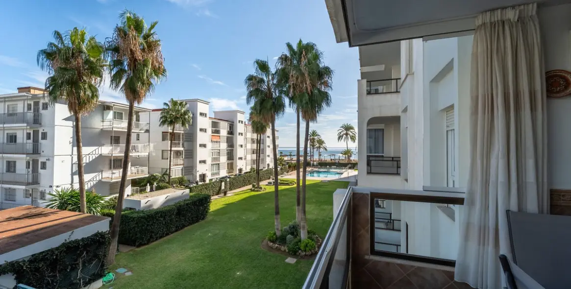 Продажа апартаментов на среднем этаже в Los Boliches 1