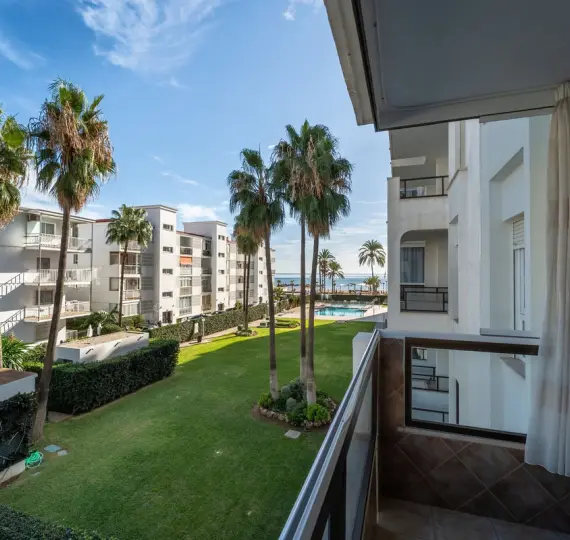 Продажа апартаментов на среднем этаже в Los Boliches