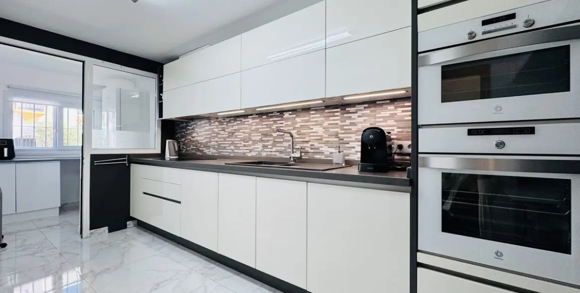 Sale of townhouse in Casares Playa 3