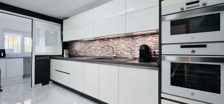 Sale of townhouse in Casares Playa 2