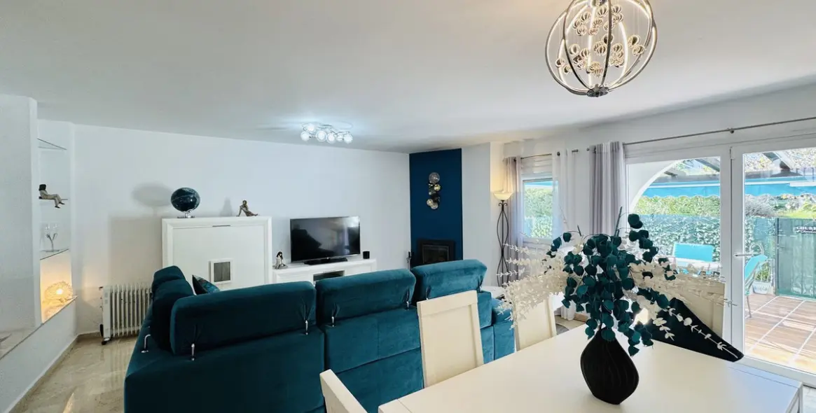 Sale of townhouse in Casares Playa 10