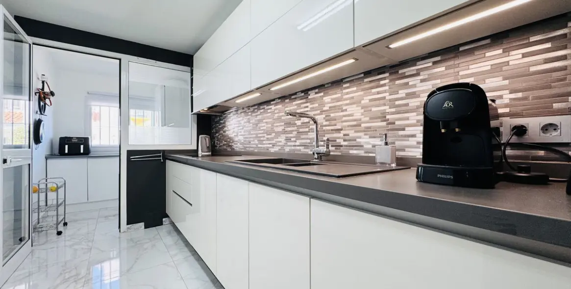 Sale of townhouse in Casares Playa 11