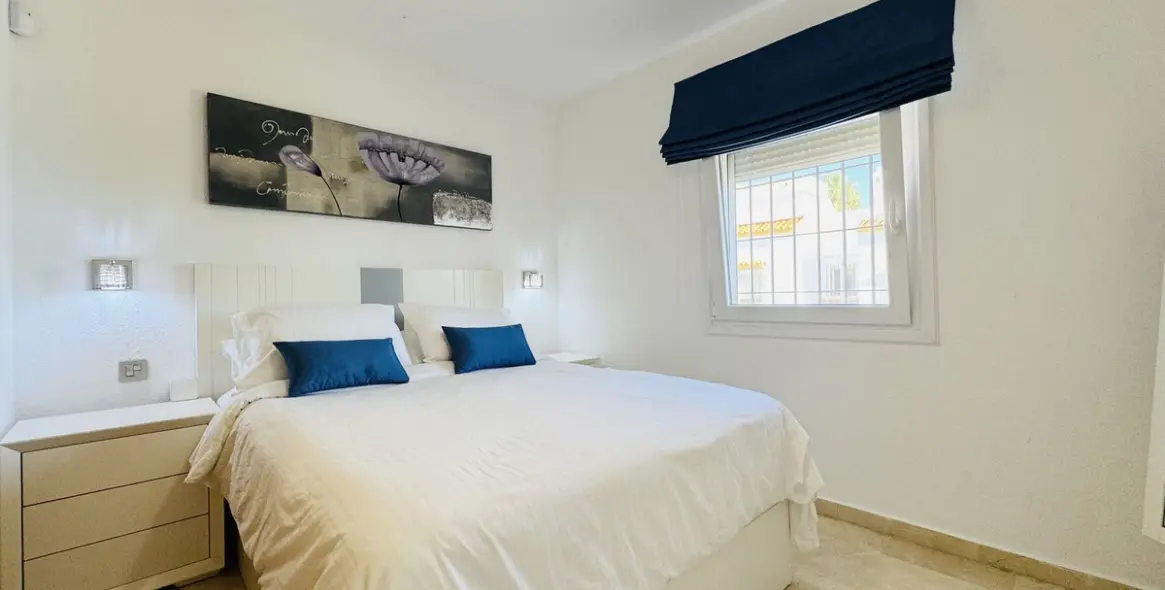 Sale of townhouse in Casares Playa 16