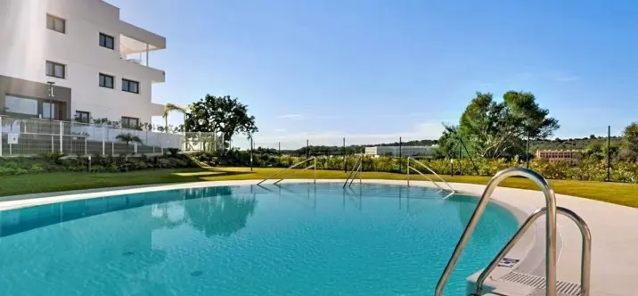 Middle floor apartment R5227939 1