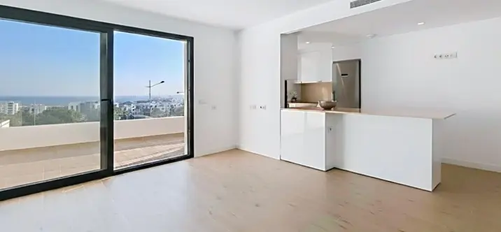 Middle floor apartment R5227939 3