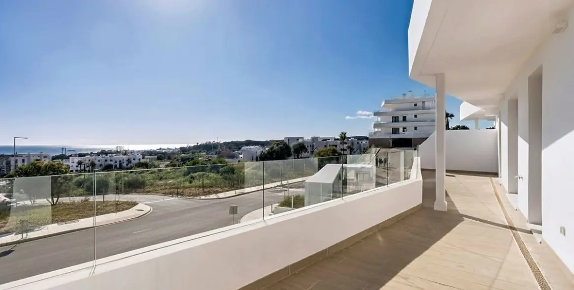 Sale of middle floor apartment in Estepona (district Estepona) 7