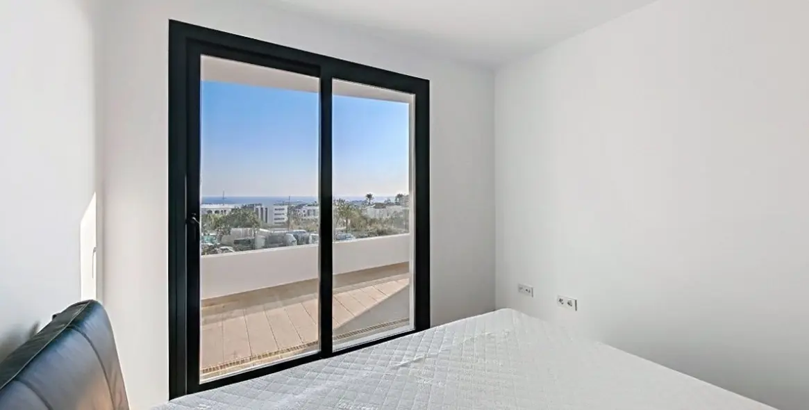 Sale of middle floor apartment in Estepona (district Estepona) 9