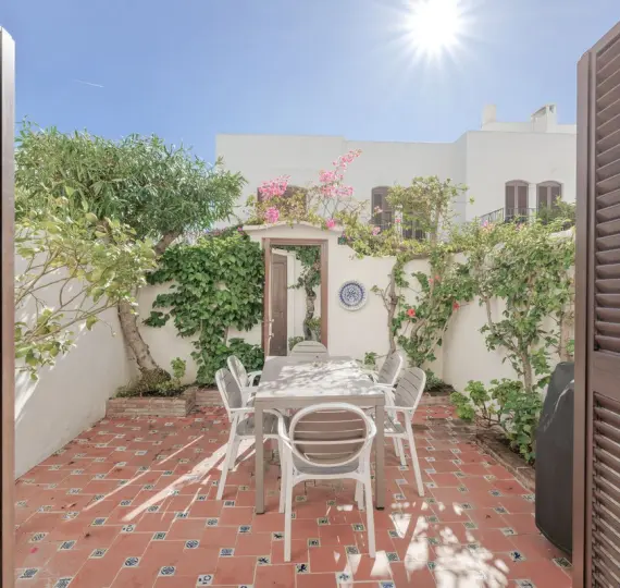 Sale of townhouse in Estepona
