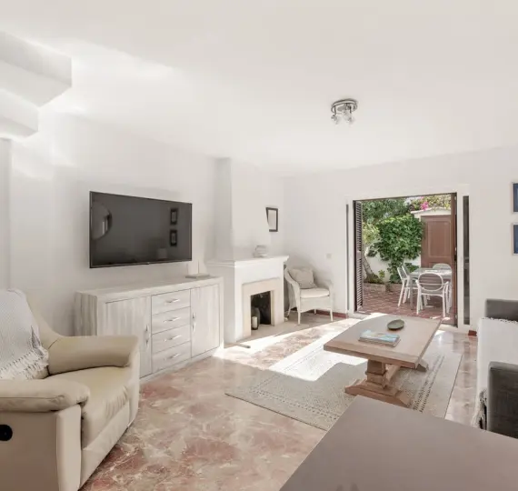 Sale of townhouse in Estepona