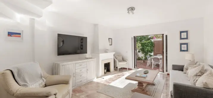 Sale of townhouse in Estepona 1