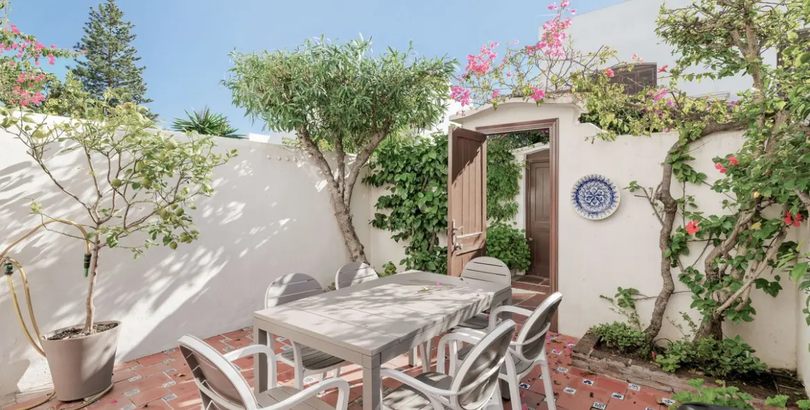 Sale of townhouse in Estepona 3