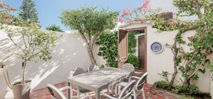 Sale of townhouse in Estepona 2