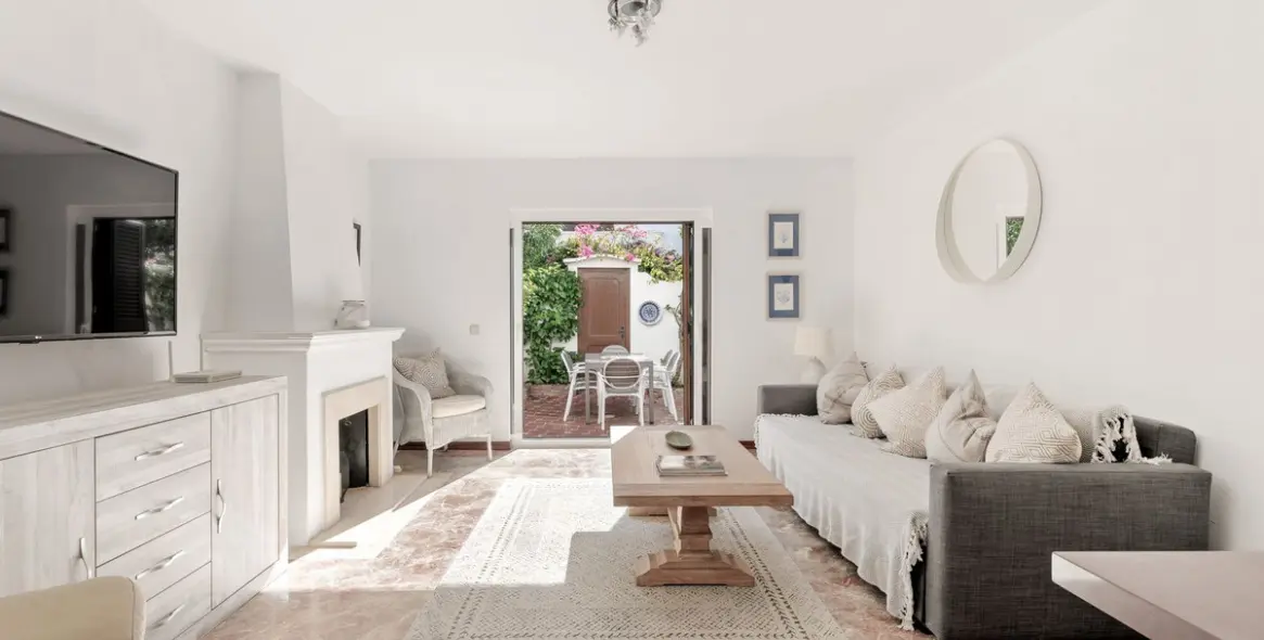 Sale of townhouse in Estepona 4