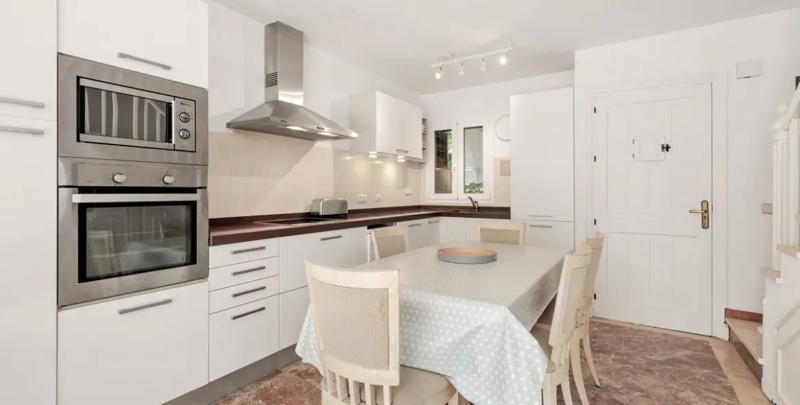 Sale of townhouse in Estepona 7