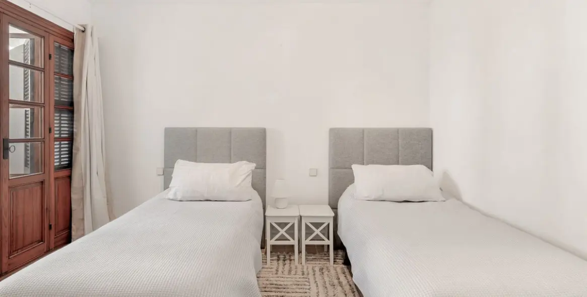 Sale of townhouse in Estepona 11