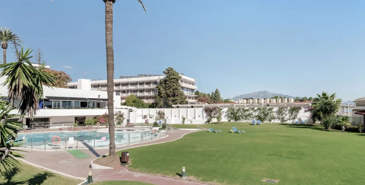 Sale of townhouse in Estepona 14