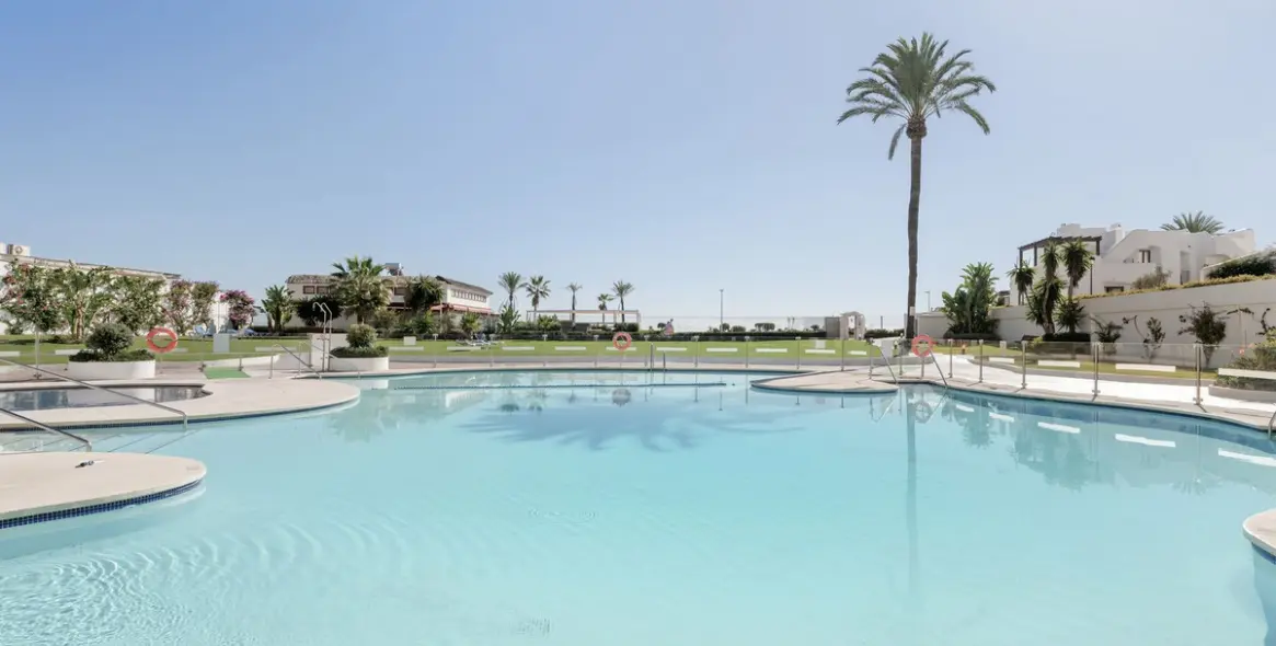 Sale of townhouse in Estepona 17
