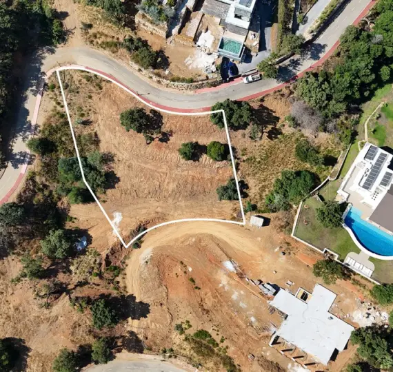 Продажа  жилого участка в La Mairena