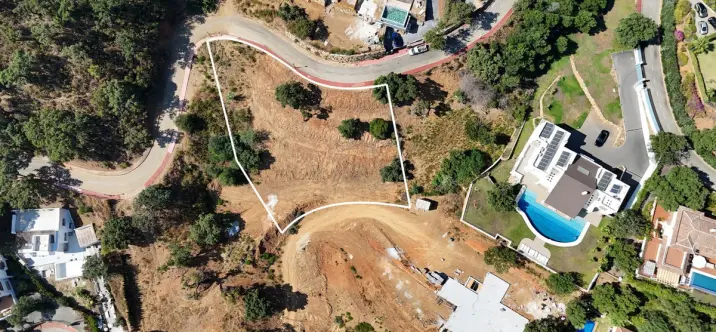 Продажа  жилого участка в La Mairena 1