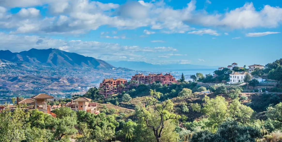 Продажа  жилого участка в La Mairena 3