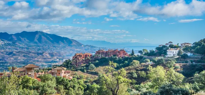 Продажа  жилого участка в La Mairena 2