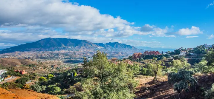 Продажа  жилого участка в La Mairena 4