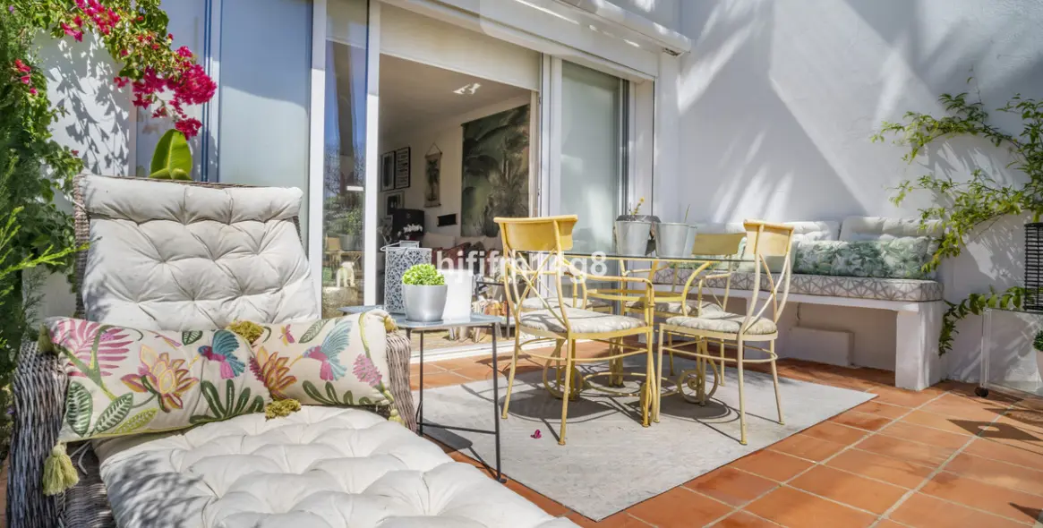 Sale of ground floor apartment in Nueva Andalucía 14