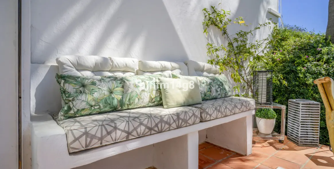 Sale of ground floor apartment in Nueva Andalucía 15