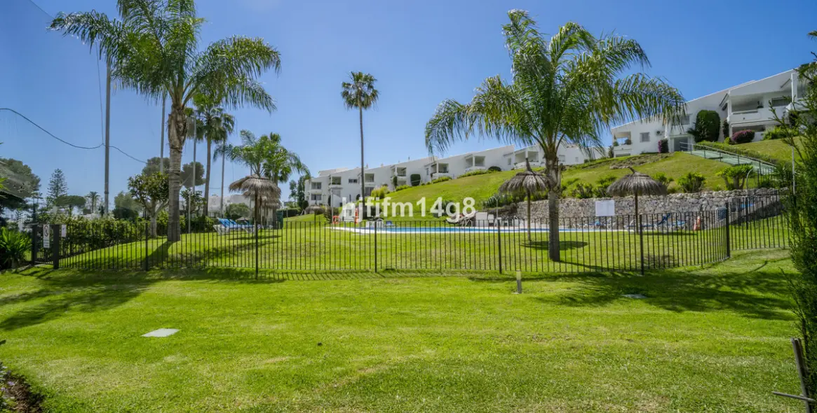 Sale of ground floor apartment in Nueva Andalucía 18